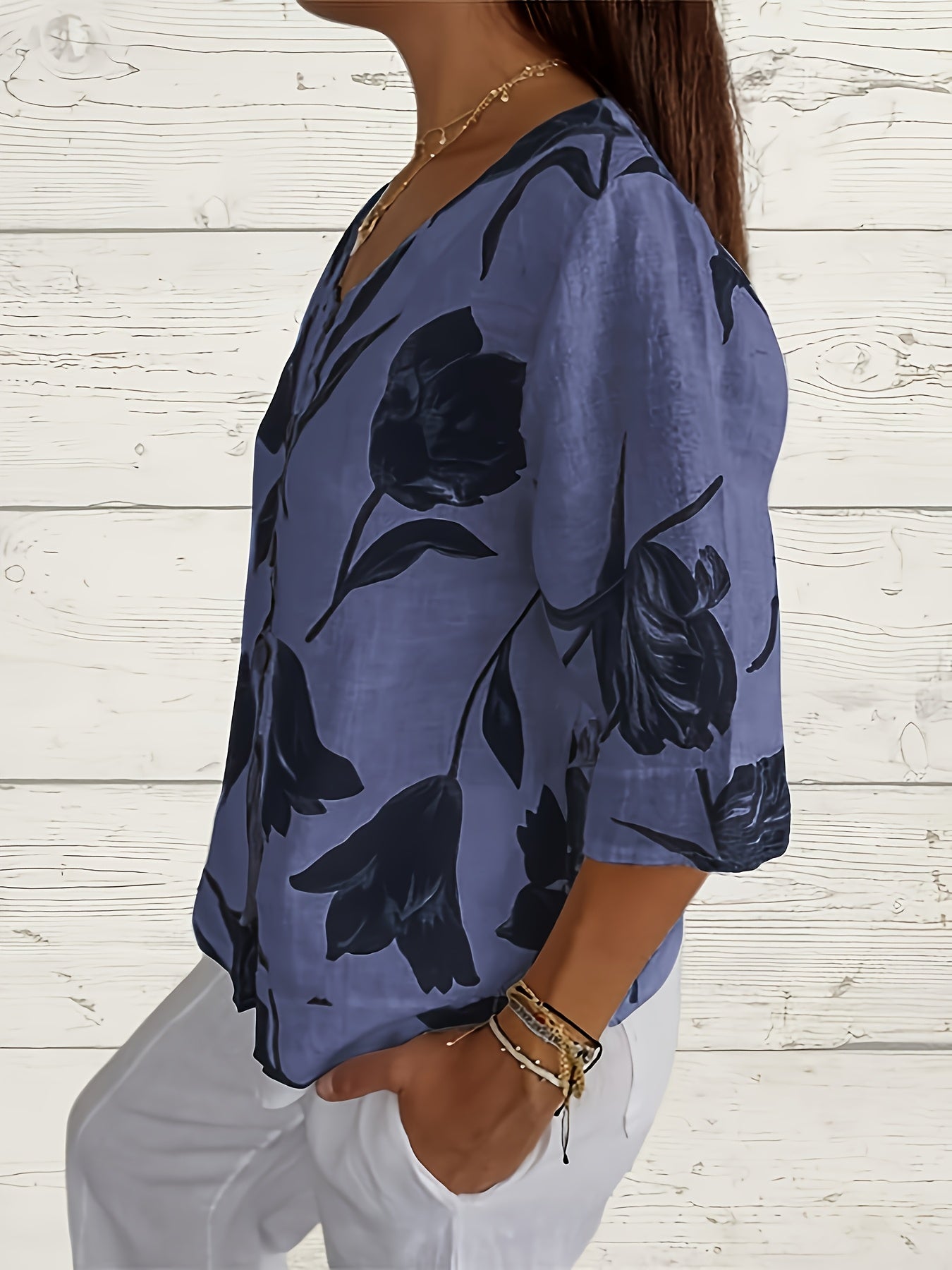 Flaira™ - Blouse met V-hals en knoopjes